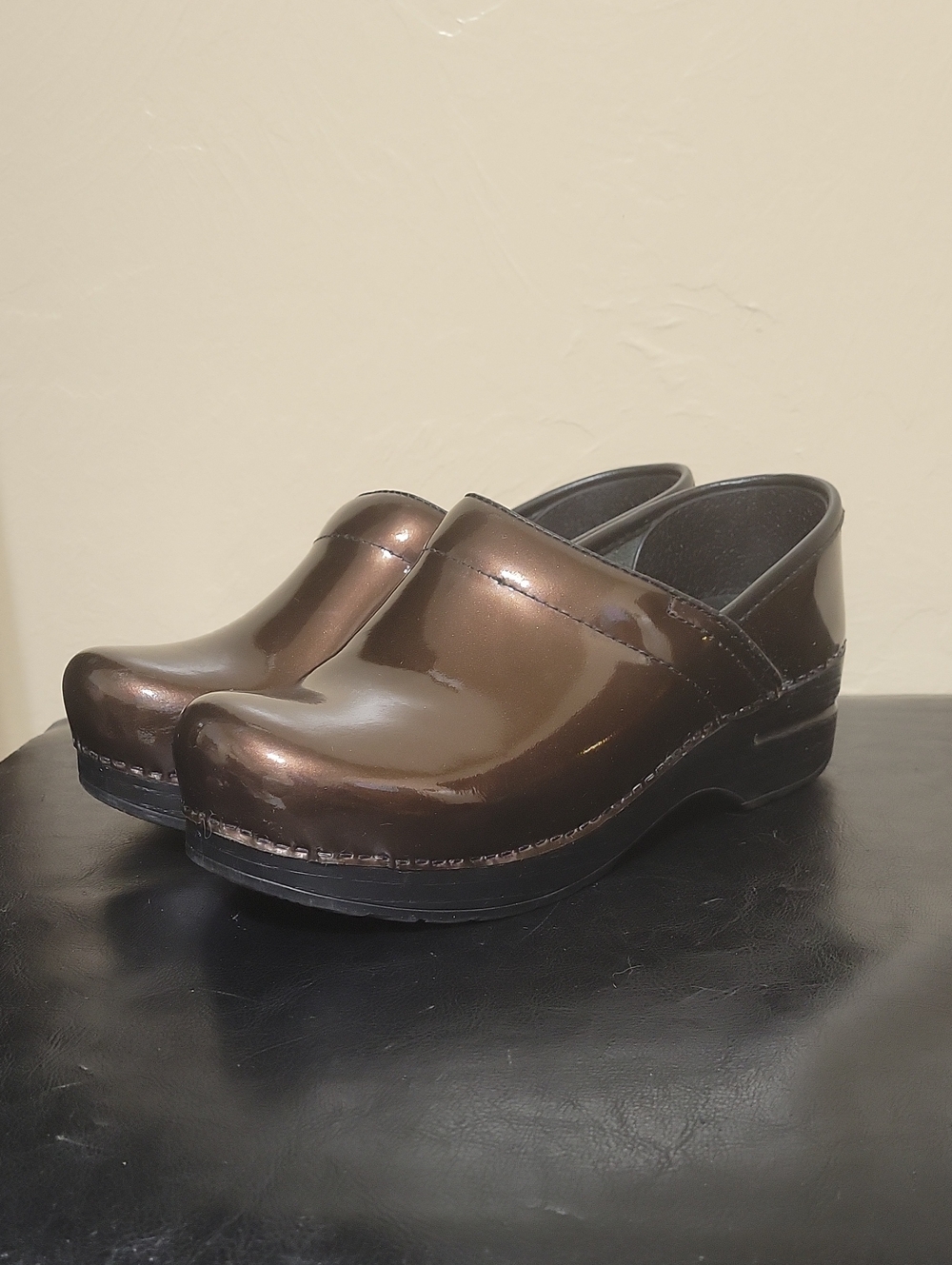 Dansko Clogs Bronze Metallic Patent Leather Comfort‎ Shoes Size 37